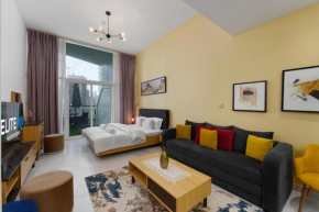 Apartment in business bay with stunning views of Burj Khalifa & canal